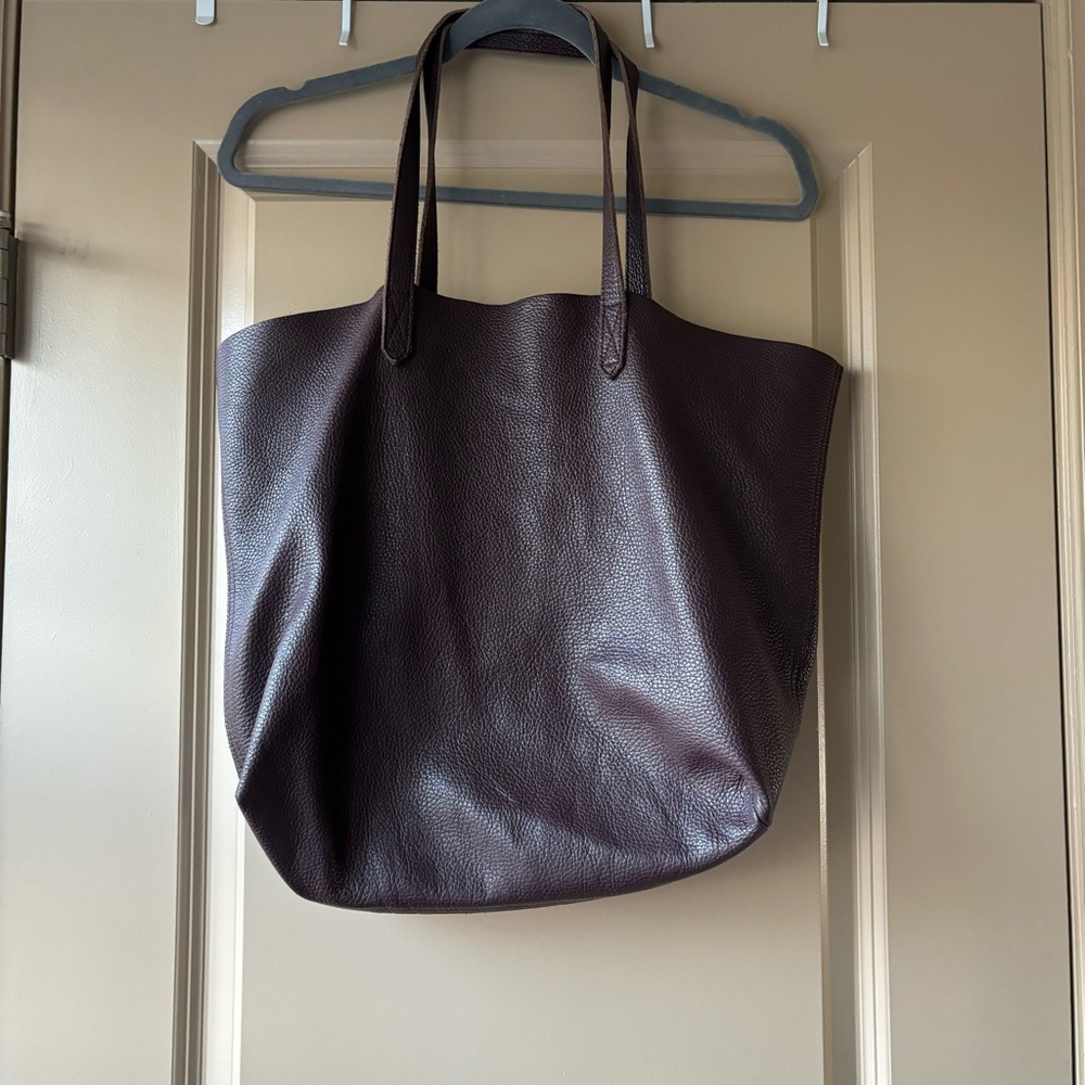 Cuyana Classic Leather Tote in Brown
